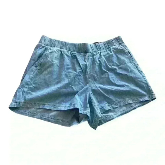 NWT TORRID 5 Inch Pull-on Lightweight Denim High-Rise Short in Light Wash - Picture 1 of 8